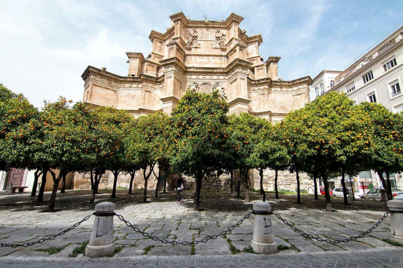 גרנדה Apartamentos Palacio De Los Jeronimos מראה חיצוני תמונה