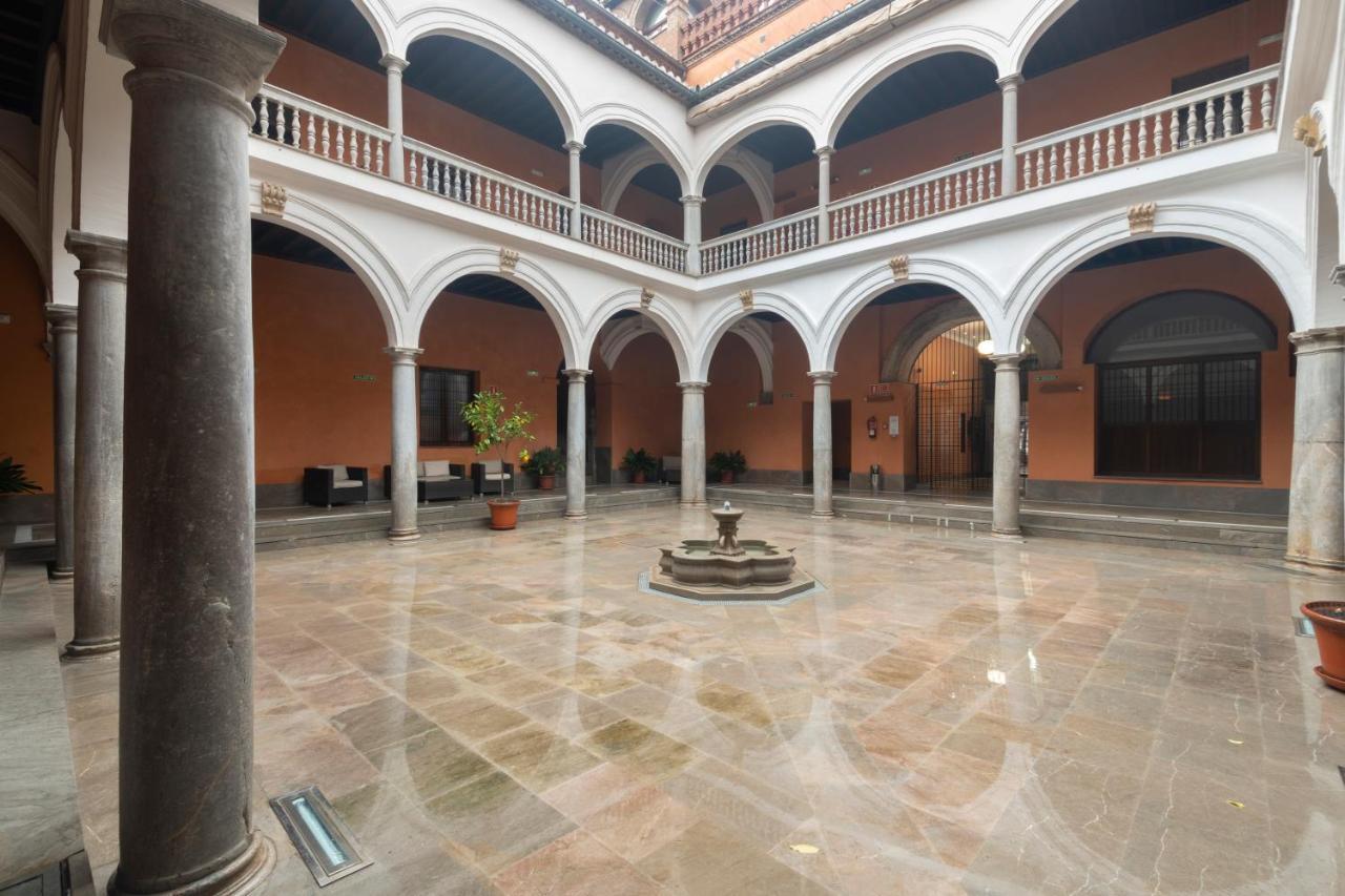 גרנדה Apartamentos Palacio De Los Jeronimos מראה חיצוני תמונה